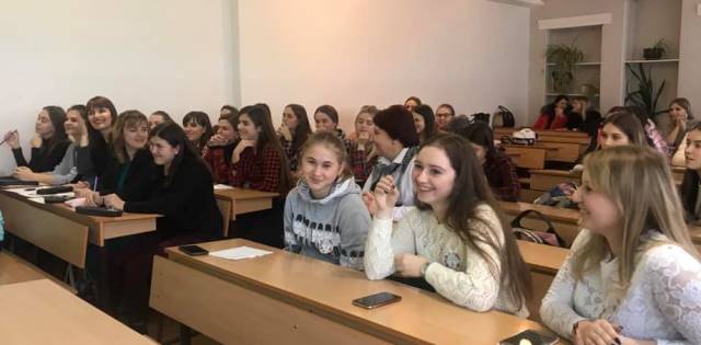 Свято триває